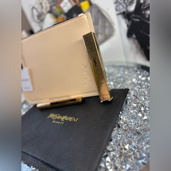 Yves Saint Laurent Nude cosmetic Pouch W/ High Cover Radiant Concealer NIP - Picture 8 of 8